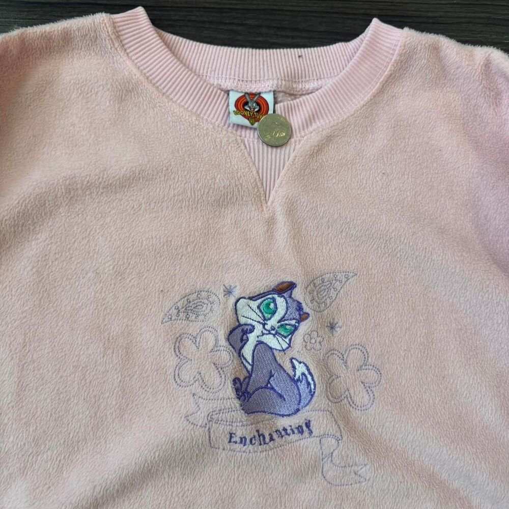Vintage 90s Looney Tunes pink sweatshirt with blue embroidery Size Medium